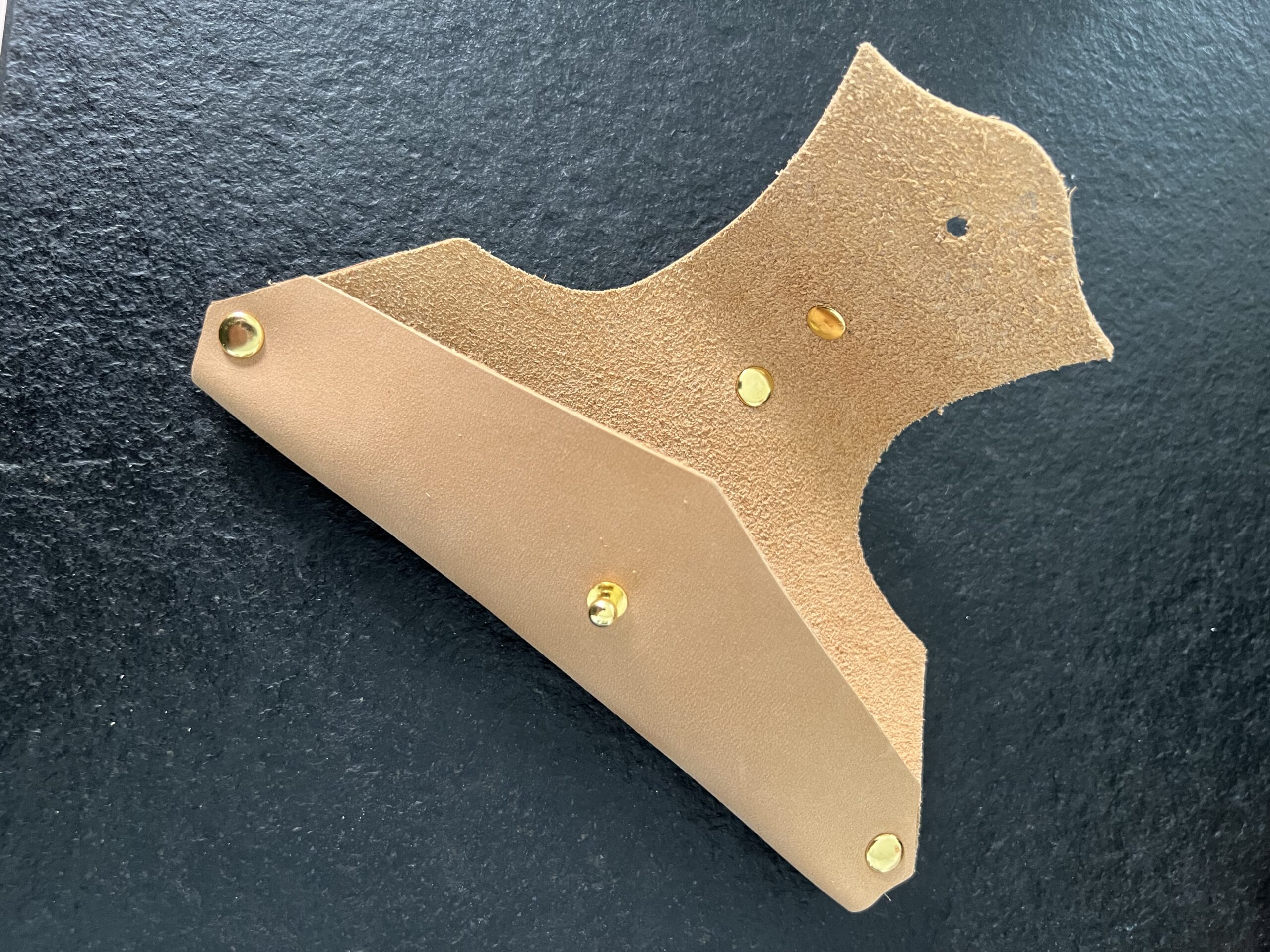 Brillenetui aus Leder offen